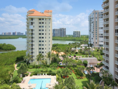 Naples Three Bedroom Great Amenities.